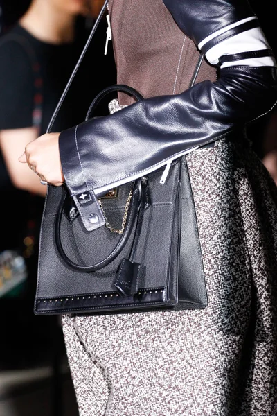 Look 13